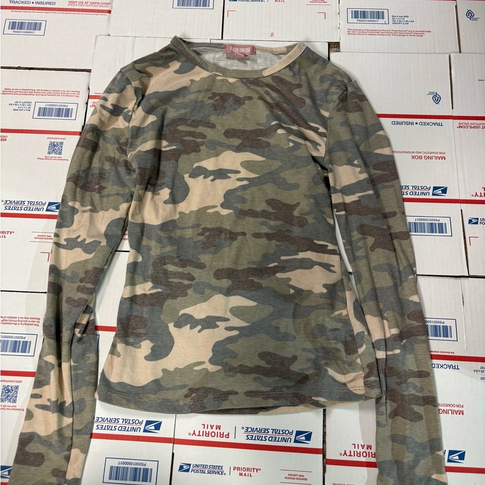 Faded Rose Women's Green Camo Long-Sleeve Crewneck Top